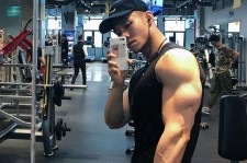 滦南肌肉男模(肌肉男模拟器)