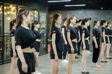滦南兼职模特进修班(学生怎么兼职模特)