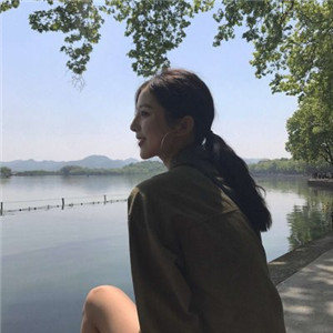 滦南私人伴游网带你看到天际，白色盐湖无际，蓝色天空无边