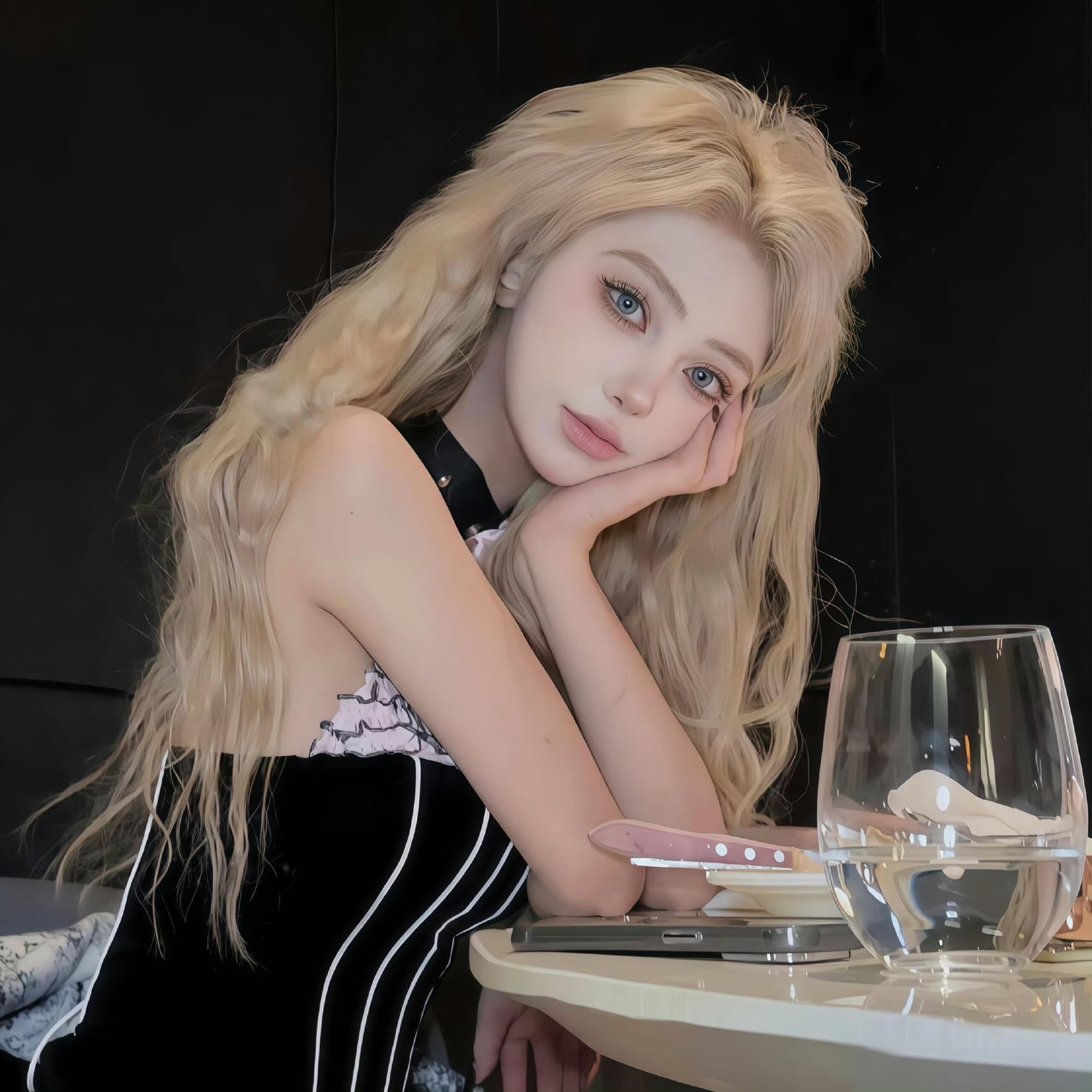 滦南伴游女生晨露的资料